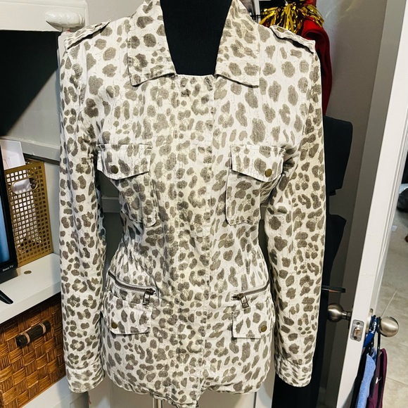 Lily Aldridge/Velvet by Graham Spencer Jacket - Picture 5 of 9